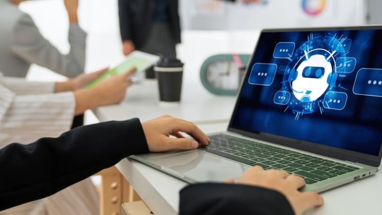 La nueva era de la traducción corporativa: integración entre humanos y RPA